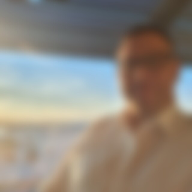 OptimEye (47) aus Ostfildern