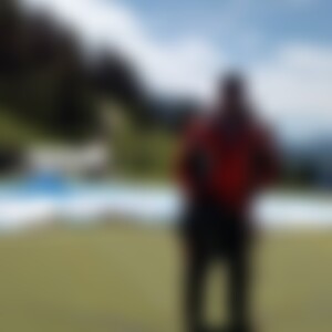 dnezekiel (42) aus Bonn