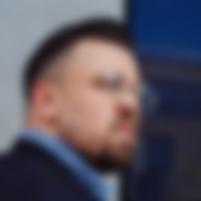 Douth (36) aus Dresden