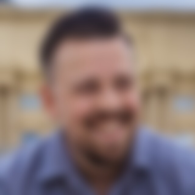 Douth (36) aus Dresden