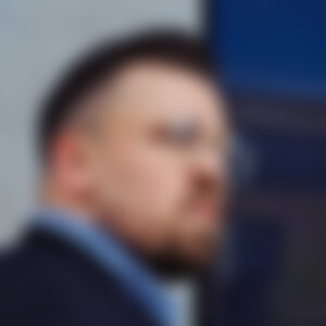 Douth (36) aus Dresden