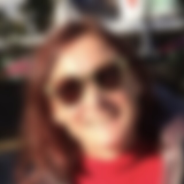 Klavierspielein (68) aus Berlin