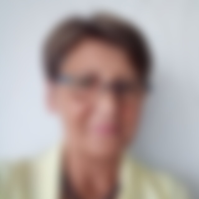 Katholikin (69) aus Dillingen