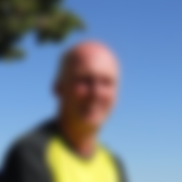 Bergauf (63) aus München