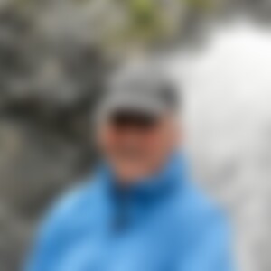 Bergauf (63) aus München