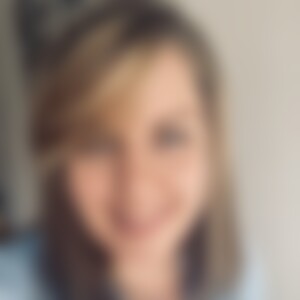 Agula (38) aus München