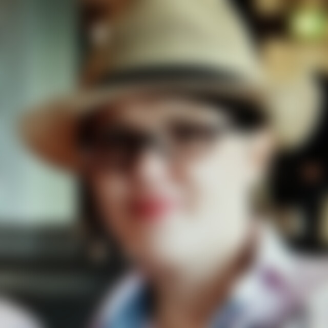 Tessyone (48) aus NRW