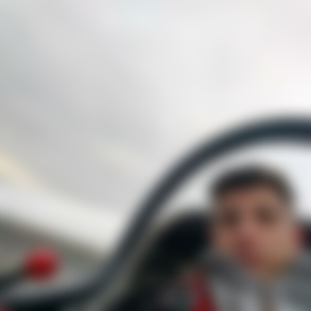 AnaniasR (26) aus Freital