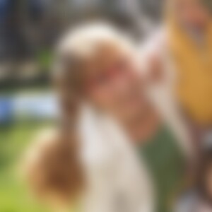 Rizi (62) aus 65589