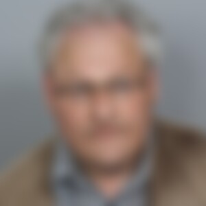 schuco (66) aus Bergisch Gladbach