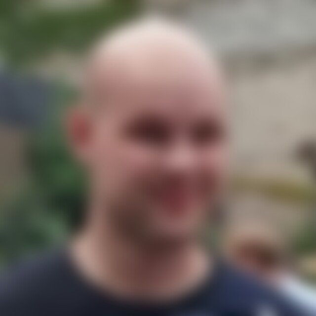 adrian87 (38) aus Monschau