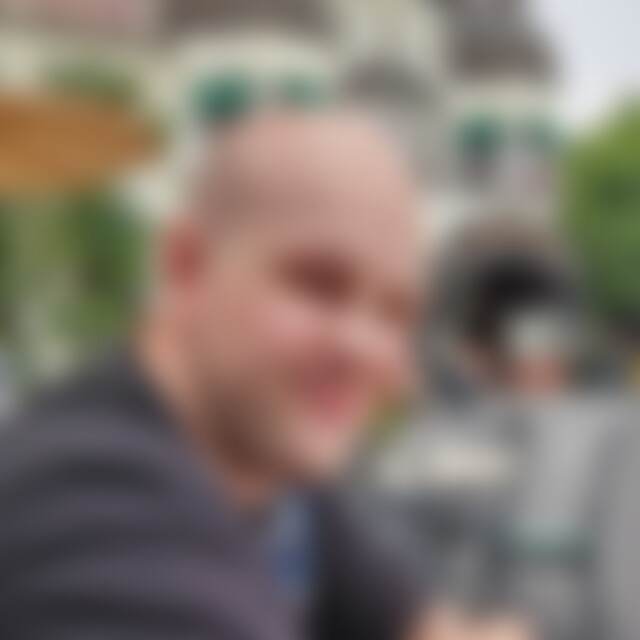 adrian87 (38) aus Monschau