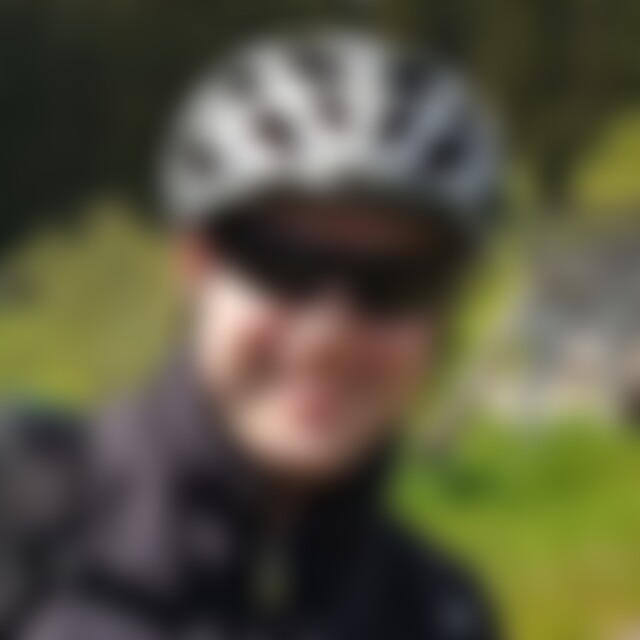 adrian87 (38) aus Monschau