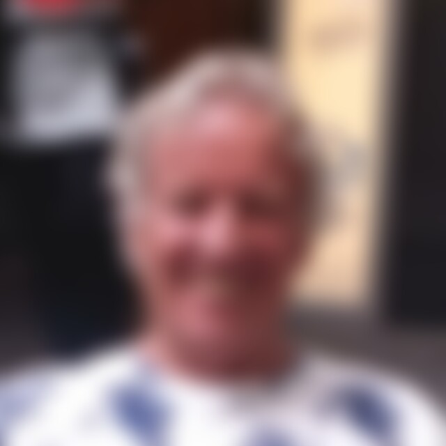 stefankomarica (76) aus Wiesbaden