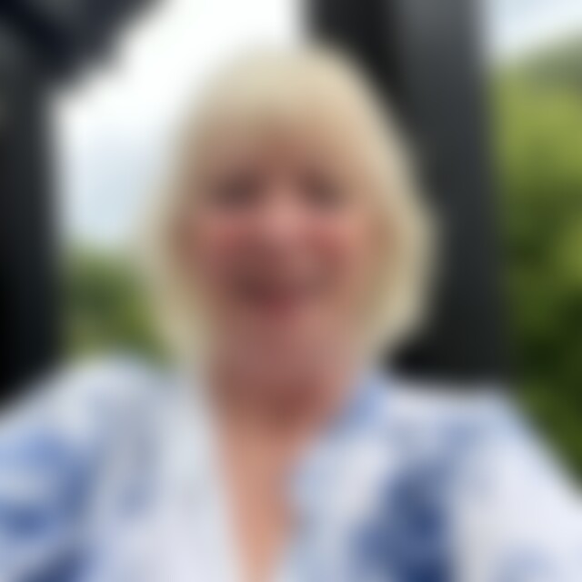 Bethanien (67) aus Karlsruhe
