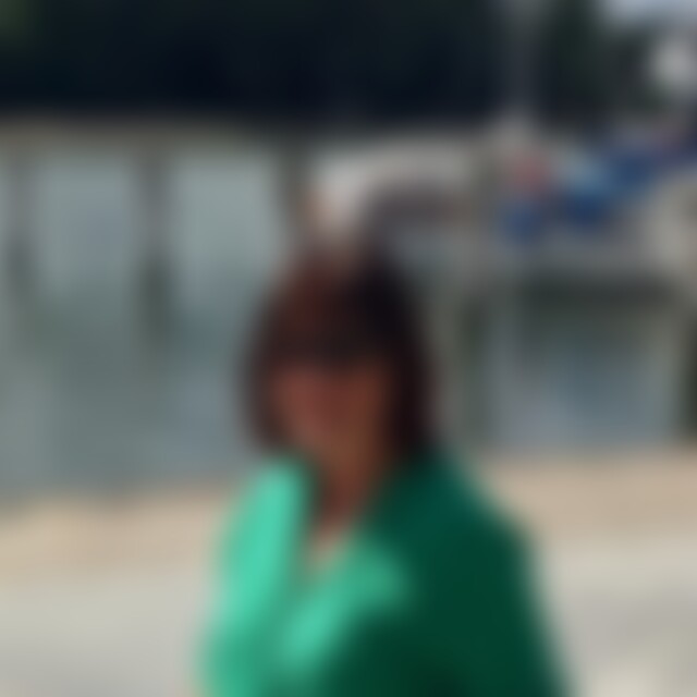 andreia (72) aus Hattingen
