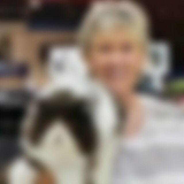 susie (60) aus Alfter