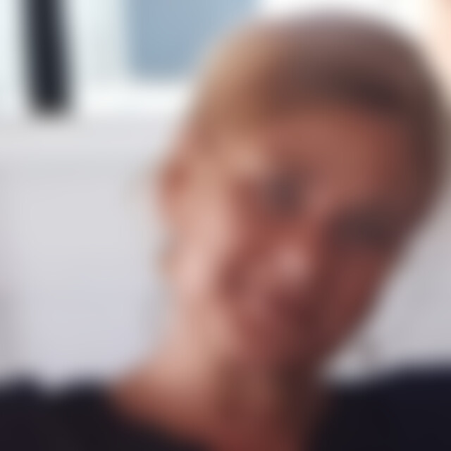 Suzy1 (63) aus Frankfurt