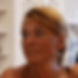 Suzy1 (63) aus Frankfurt