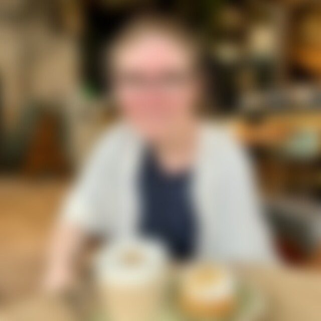 Betty1985 (40) aus Breidenbach
