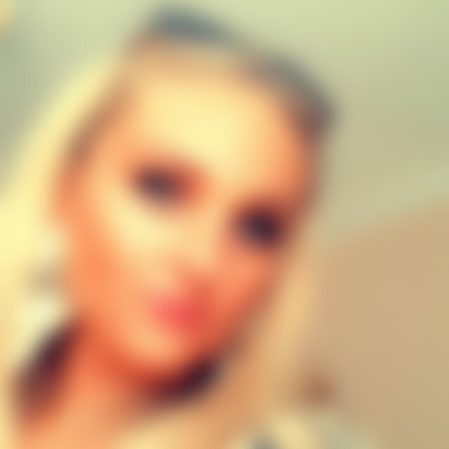 Femena (37) aus Essen