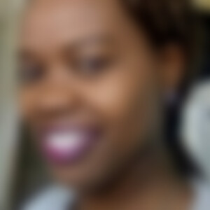 Gladya (42) aus Dortmund