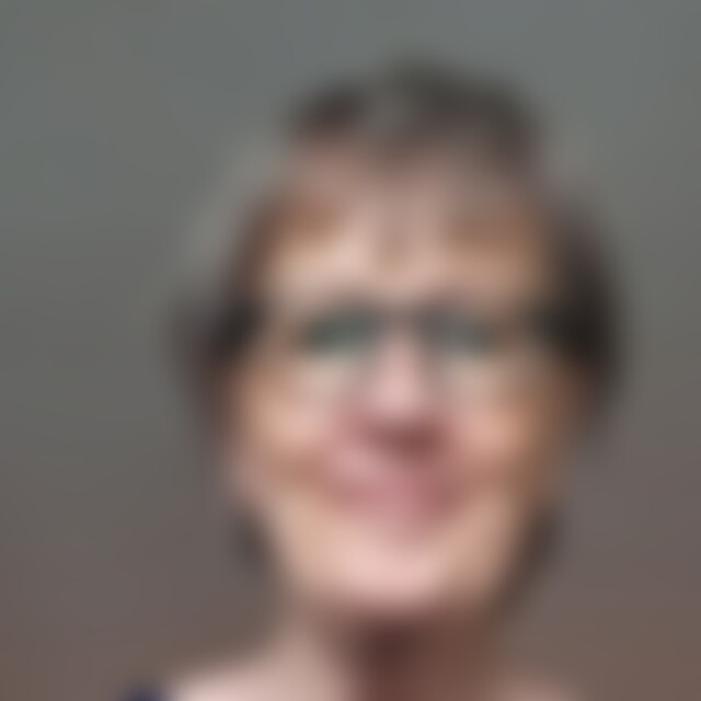 Rosagruen (71) aus Essen