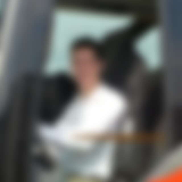 Setra (44) aus Oberhaching