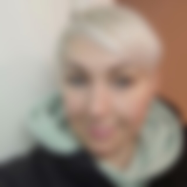 Julenka (41) aus München