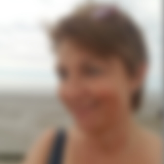 Manubou (65) aus Hamburg