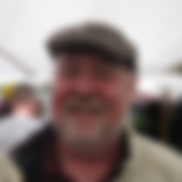 Julian86 (69) aus Potsdam