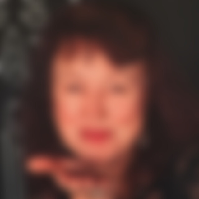 Thessy (66) aus Neuenburg