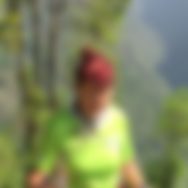 Thessy (66) aus Neuenburg