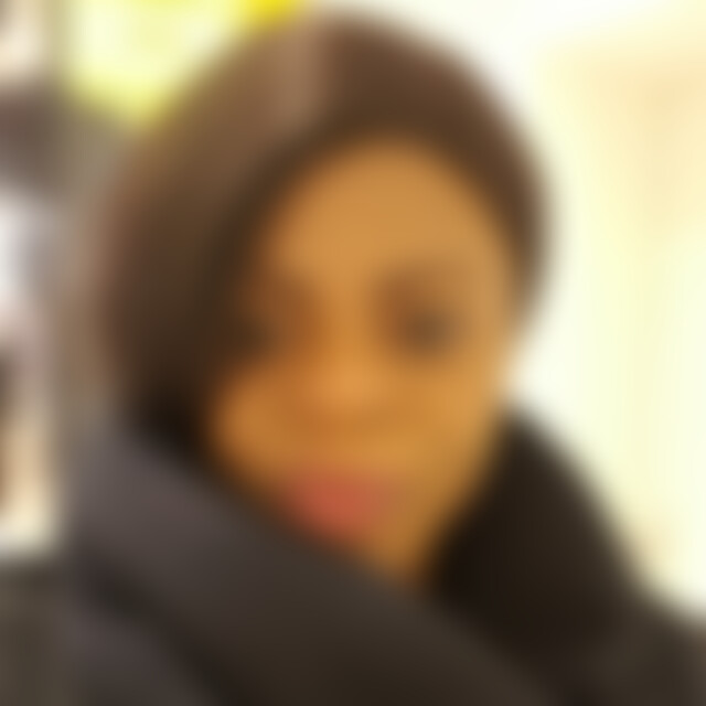 Nanouche (42) aus Offenbach