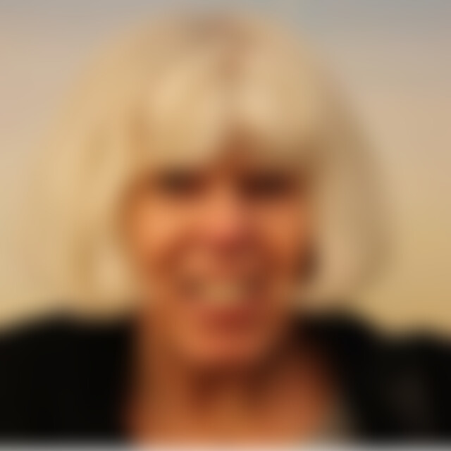 Hineni (76) aus Berlin