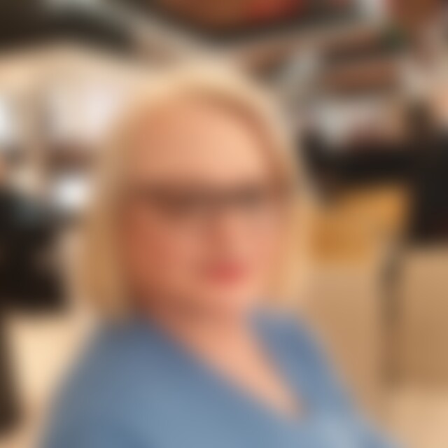 Regine (68) aus BERLIN