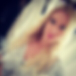 Julia1995 (31) aus Stuttgart