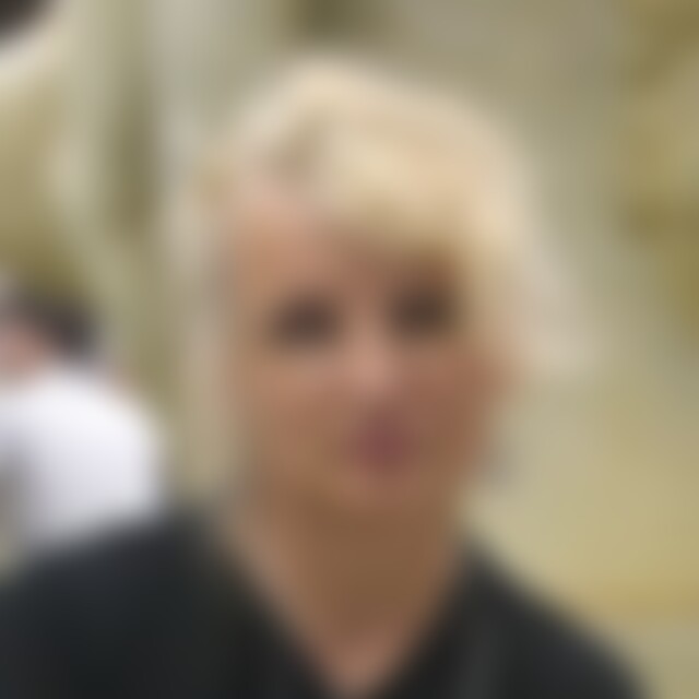 angelie17 (60) aus Frankfurt