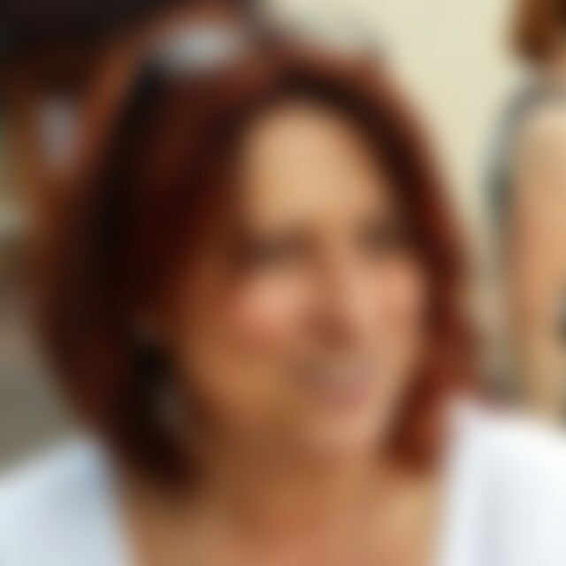 Netty (59) aus Mittenaar