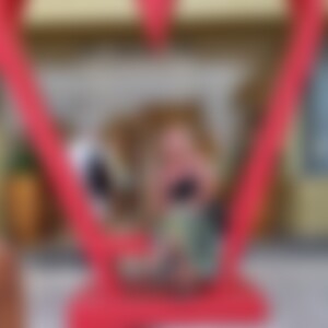 Nicky142 (64) aus Wiesbaden