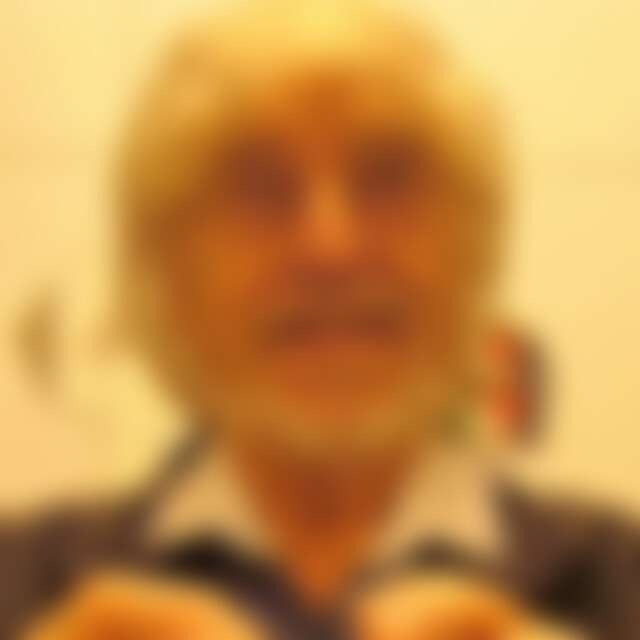 ALLzinnerseehn (87) aus Meerbusch