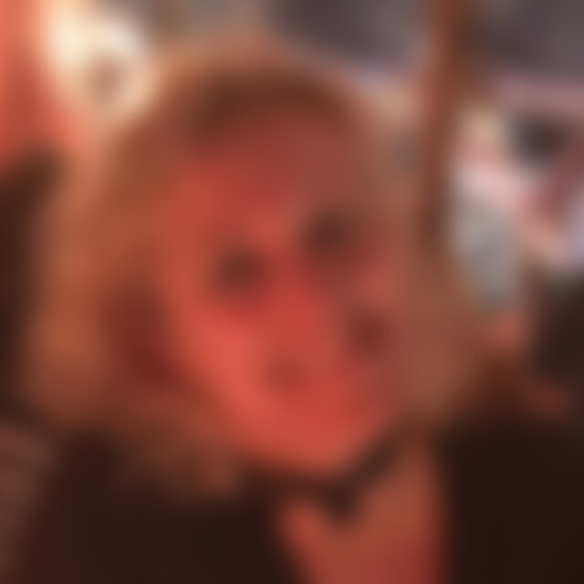 Motylek75 (50) aus Krefeld