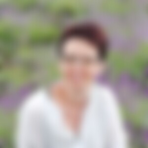 Debora19 (56) aus Landkreis Esslingen