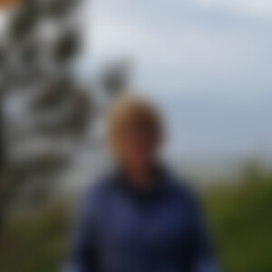 Junesun (70) aus Radebeul