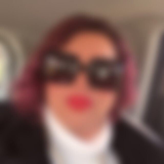 Elizabeth (52) aus Keltern