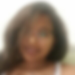 Liz63 (34) aus Frankfurt