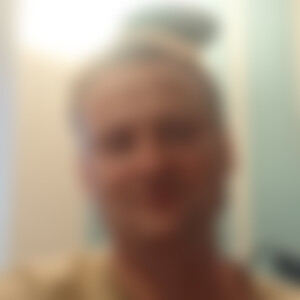 Knuschi (50) aus Dresden