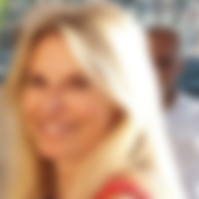 renarena (59) aus Genf