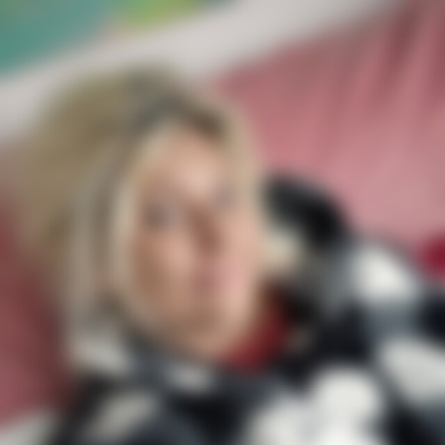 Lilablassblau (38) aus Regensburg