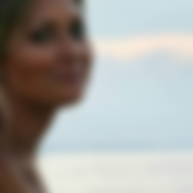 Lilablassblau (38) aus Regensburg